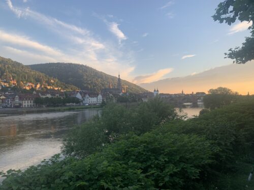 TrinityCollege's tweet photo. Learn how Zacharewski '23 landed his summer gig thanks to some internet sleuthing & a fateful email back on New Year’s Eve, with link below. #TrinityGood #TogetherWeTrin @TrinCollCareers @TrinityNeuro @TrinCollNews
👀: https://t.co/YuW78SOj1o (2/2) https://t.co/n3S0cPxbOW
