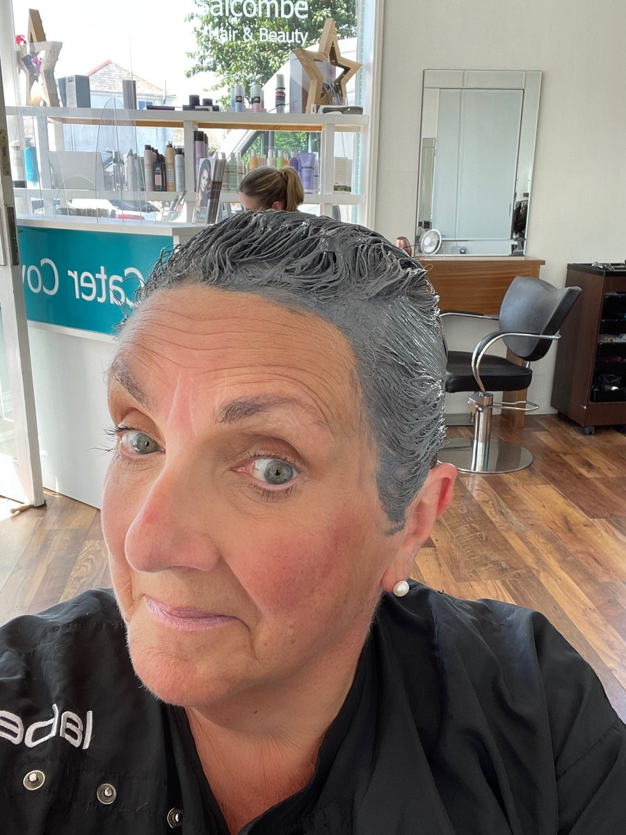 AlwaysDivineLiz's tweet photo. What colour will I end up?!?! #notginger https://t.co/MIxdWtcUBw