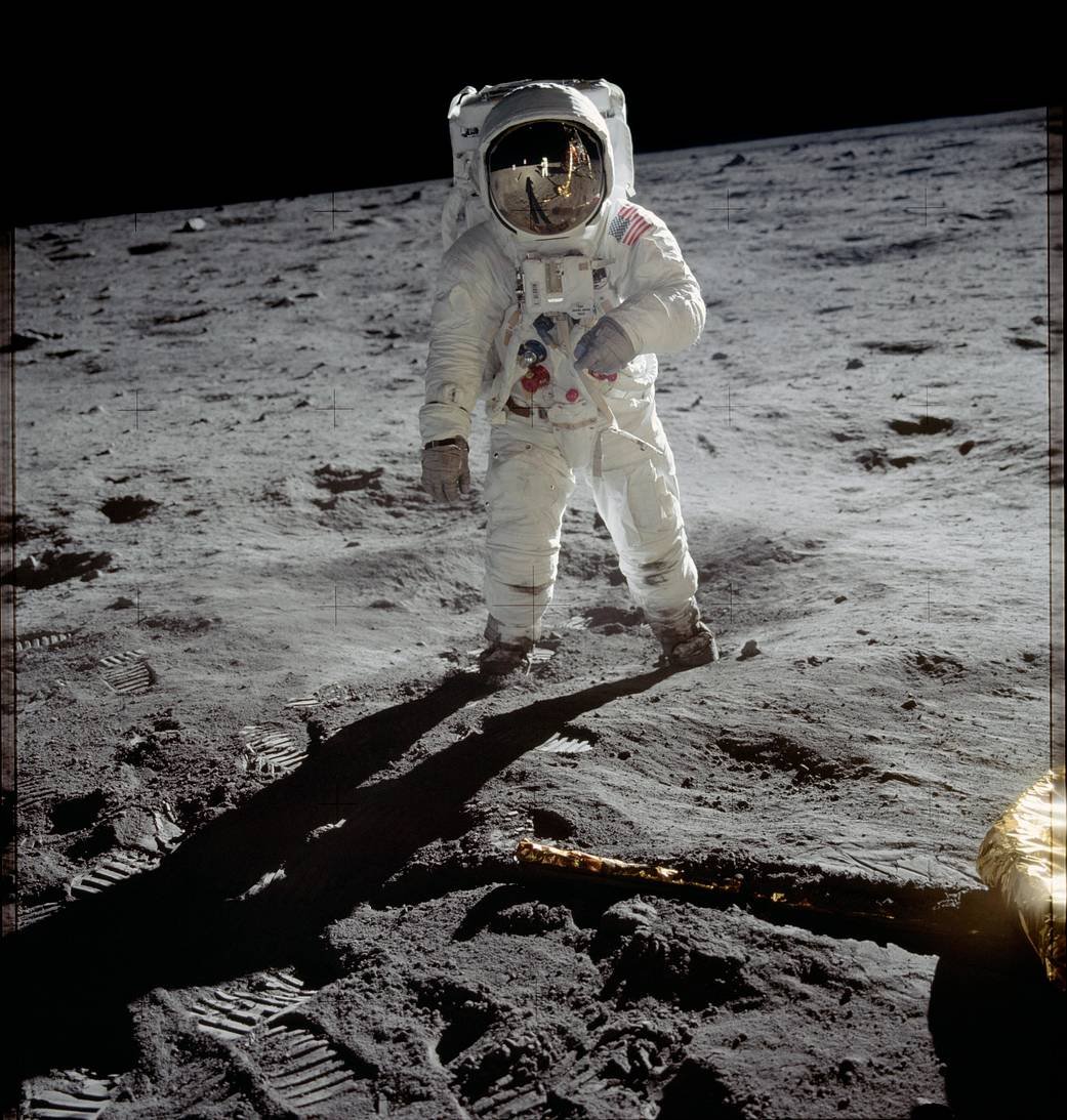AstronautAbby's tweet image. It's one of my favorite days of the year - #NationalMoonDay! 🌕

52 years ago today, humans made #history &amp;amp; stepped foot on the #Moon. #Apollo11 taught me that anything is possible &amp;amp; sparked my #dream of becoming the first person to walk on #Mars. How has Apollo 11 inspired you?