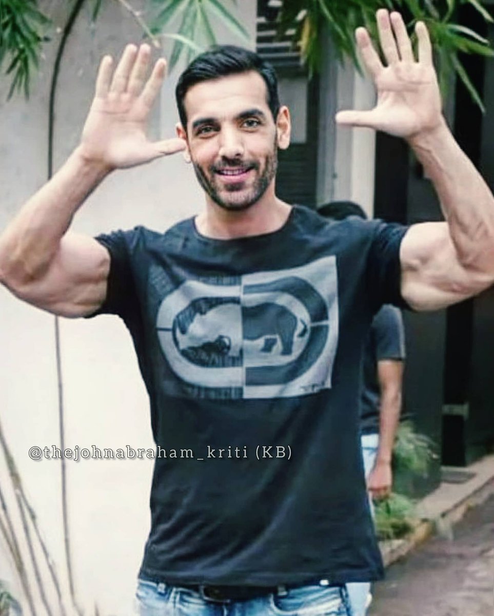 John_abraham_KB's tweet photo. Dayuuummm😮😲
It's a blast💥💥💥💪💪
Such an #inspiration he's👌💯
The level of truly being the Absolute #FitnessMotivation👍
Hats off to the #Dedicationlevel of this man🙌
Proud of u always @TheJohnAbraham 🤗
Love & respect forever❤️
#JohnAbraham #Pathaan #Ekvillainreturns https://t.co/VXjJ8ACO8r