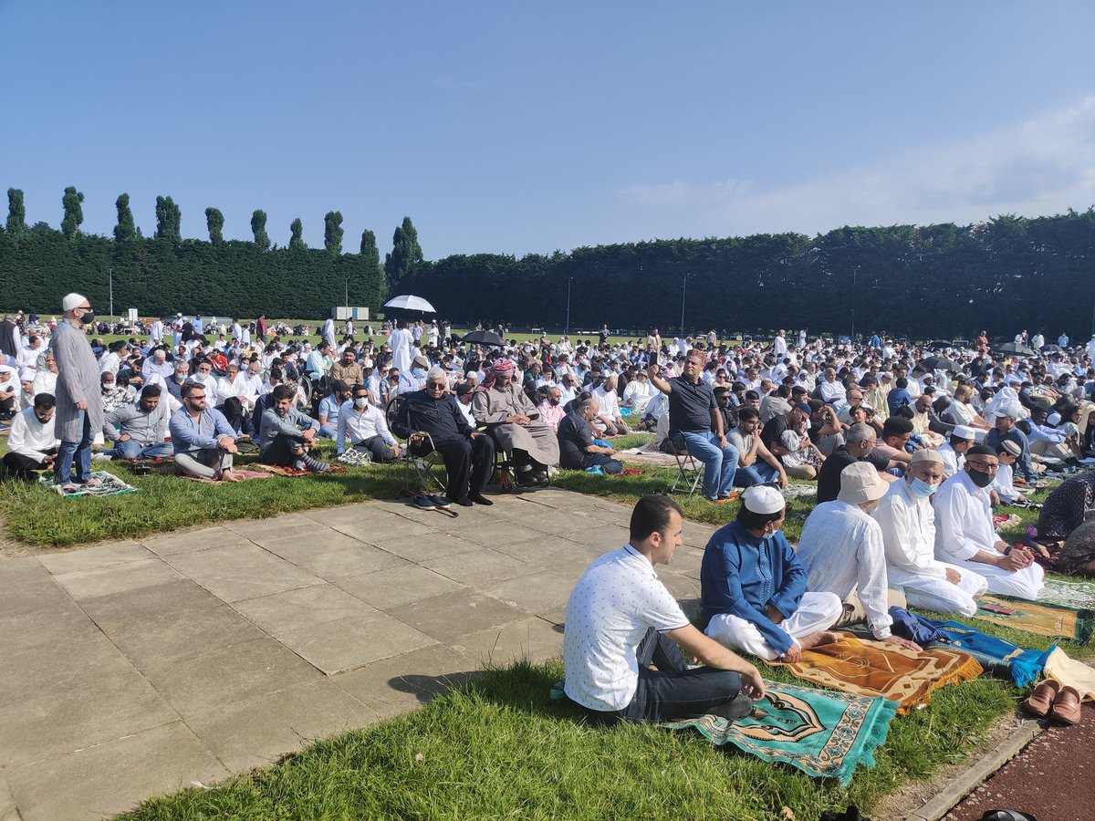Happy Eid al-Adha! Well organised prayers in the outdoor  #wimbledonpark @grettsSW19 @oonaghmoulton @JaniceHoward8 @S_Hammond