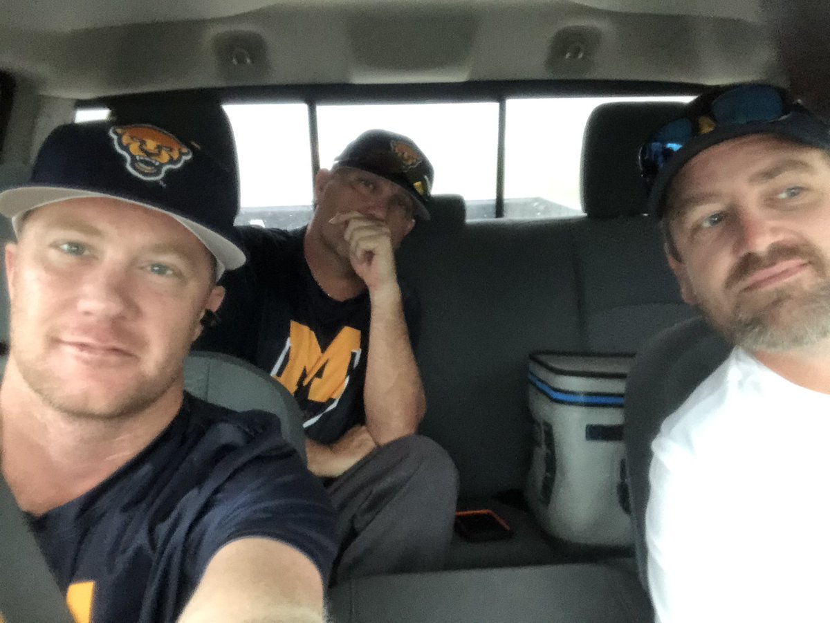 Outlawss2's tweet photo. Headeded to the coaches rules clinic in Montgomery! #grindtime #dontlettheharddayswin https://t.co/2Lvi8Bu6wh