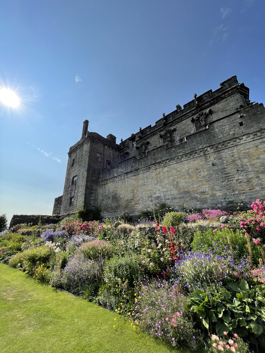 Nice crib <a href="/thecoastguy/">Neil Oliver</a> 

<a href="/stirlingcastle/">Stirling Castle</a> 

#stirlingcastle #stirling