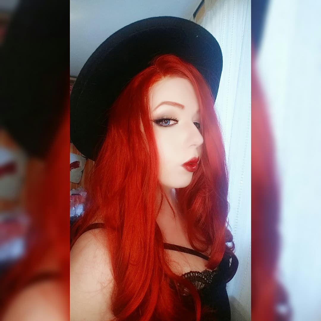 Kimi_Cosplay's tweet photo. Miss Fortune casual test for the #dokomi2021 ♡

#missfortune  #LeagueOfLegends #leagueoflegendscosplay #missfortunecosplay #dokomi #germancosplay #gamer #cosplaytest https://t.co/aQvivc0SnH