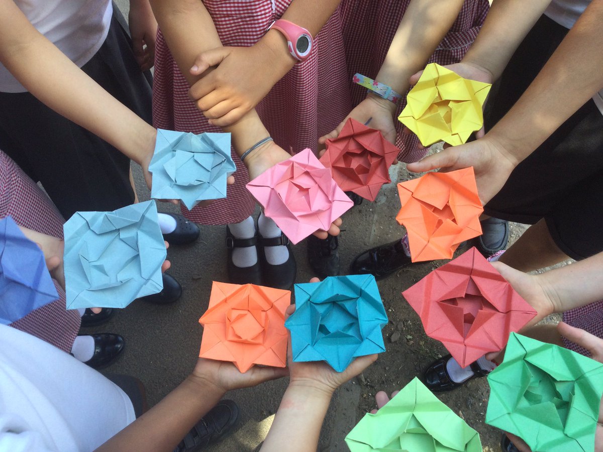 ThamesideSch's tweet photo. GCO have had busy day exploring Tokyo, finding out about the olympics, creating new mascots and having a go at Japanese inspired drawings and origami 🇯🇵 🎖 ✍️ #GCOtps #teamworktps #belongingtps #Olympics2021 https://t.co/0XnW9zJeOR