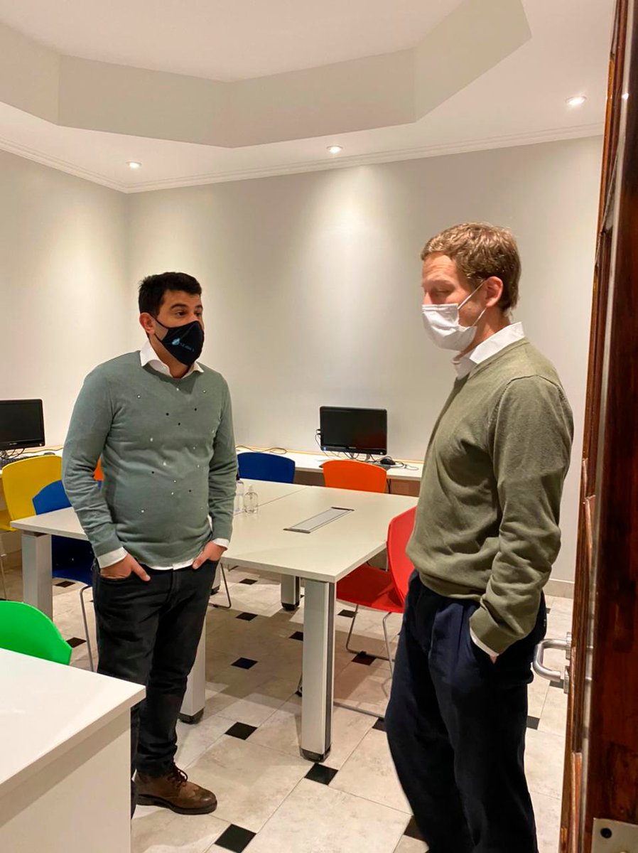 SeducaSindicato's tweet photo. Recibimos en nuestro🟣#CFP31 a @OscarGhillione  
Subsecretario de Carrera Docente CABA

Con nuestro Secretario General @LancioniFacundo conversamos sobre la presencialidad total y su importancia en #FormacionProfesional, escuchando y pensando ideas para continuar jerarquizandola https://t.co/9tN5kvykwt