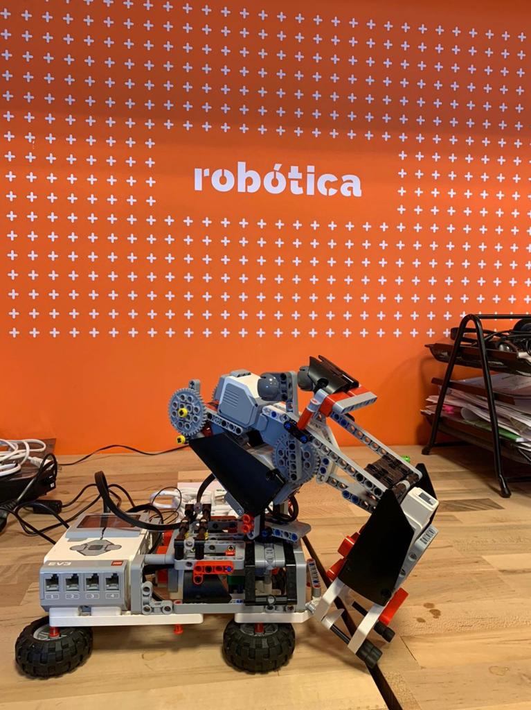 INAVCulturaMEC's tweet photo. 🤖 Con el equipo de formación del INAV visitamos Celiab (espacio impulsado por Laboratorios Digitales) de @Plan_Ceibal  @leandro_folgar 

#nuevosproyectos
#inavuy https://t.co/R2OHLMCYrb