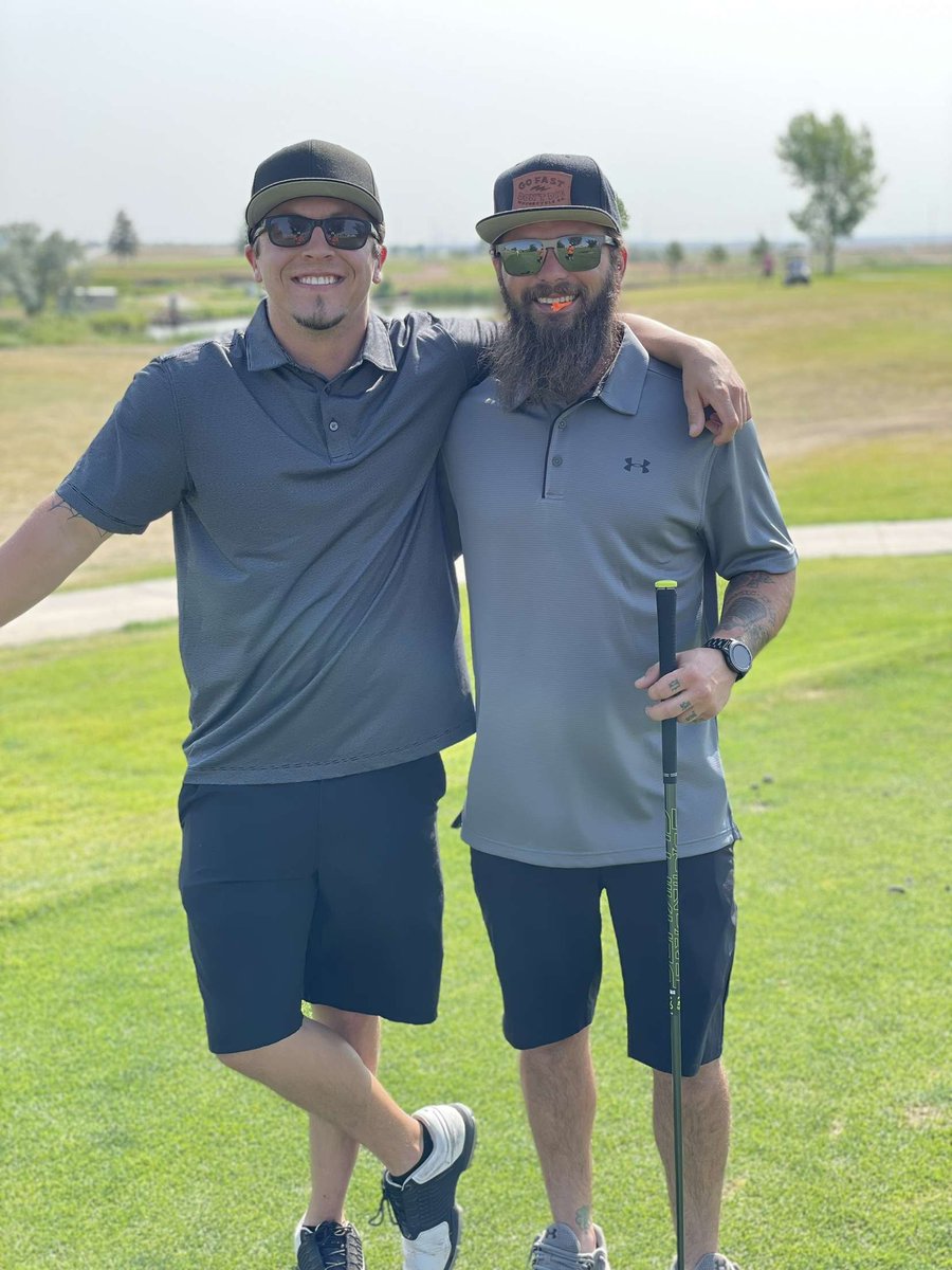 Codys_10's tweet image. When you and the best friend end up twinning 🤘