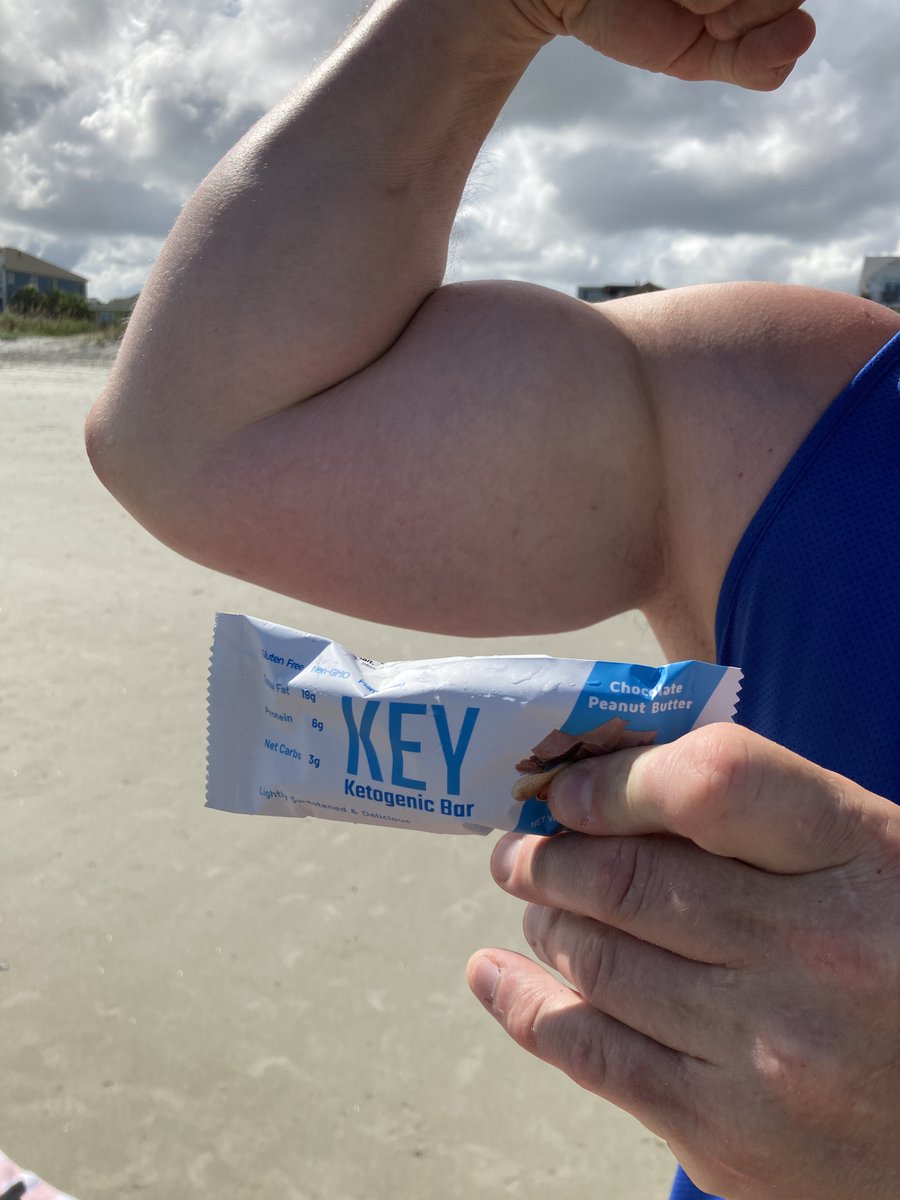 KeyBars_Co's tweet image. #StayingStrong 💪 at the beach and #StayingKeto with @KeyBars
Get your box today at KeyBars.co