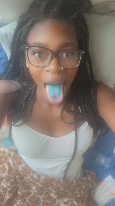 Just wanted to show off my new septum https://t.co/in4ZfHgC4x