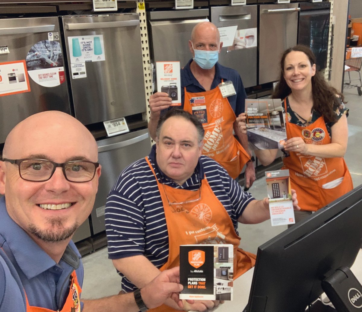 Specialty Tuesday @ Saddlerock! Let’s DO this! #Team1528 #PMD 👊🏼💣💥