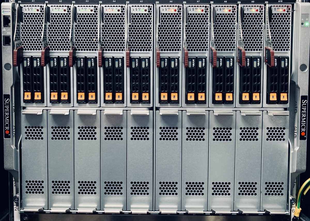 On a tous une définition personnelle de la beauté, voici la nôtre ! @Supermicro_SMCI #definebeauty #hardware #hosting #geekporn
