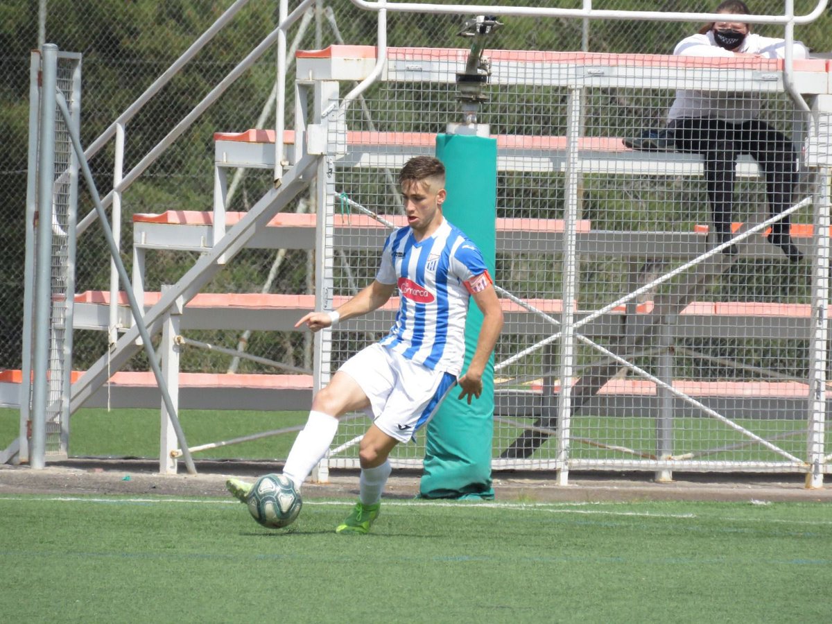 EGelpalmar's tweet photo. 🌜 Se ha quedado buena noche para anunciar un #Fichaje

💥 @danicasado8 nueva incorporación para la temporada 21/22. 

🌪 El joven mediocentro procede del @LorcaCFB de DH, jugador todoterreno con calidad. https://t.co/QQ2iiExFV5