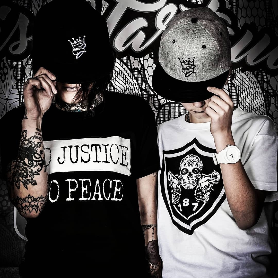 The Midday Mixtape!!! W/ "DJ KENNI STARR" on radiosupa.com #tuesdays at 
12p-2p 🌵 (pst) 🕙 
3p-5p (est) 
8p-10p #Paris
#Download #RadioSupa APP ON YOUR 📱<a href="/djkennistarr/">Dj Kenni Starr #EastarzWear #FDR #GGO</a> <a href="/RadioSupa/">Radio Supa</a>
Eastarzwear.com
 <a href="/EastarzWear/">Eastarz Wear</a>