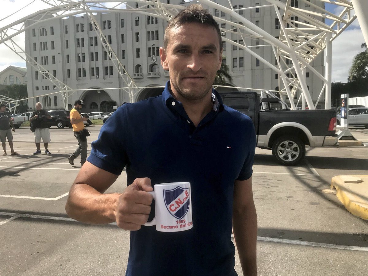 bolsouruguaytw's tweet photo. #FelizCumpleCapitan https://t.co/2XPg76z025