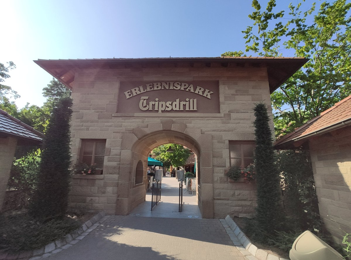 SneckderKek's tweet image. Finally... first coaster since over a year! #tripsdrill #firsttimevisit