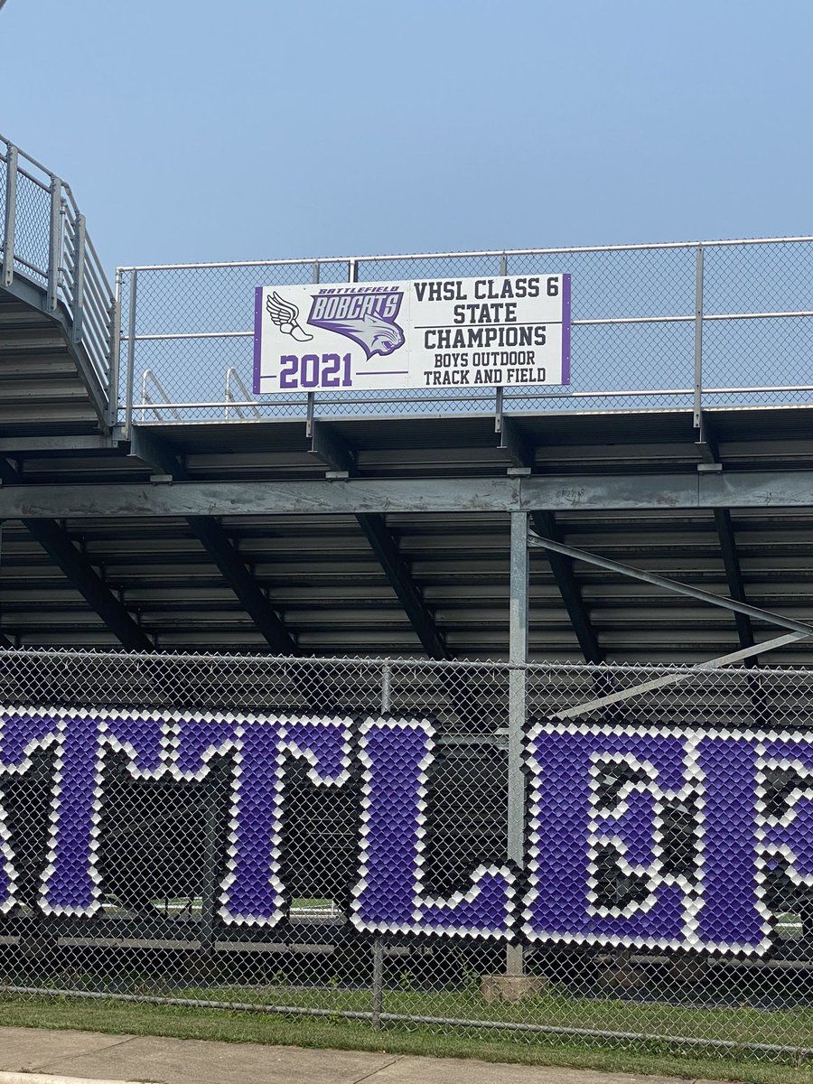 Bobcat_Pride1's tweet photo. Congratulations to 20-21 State Champions Cheer and Boys Outdoor Track! Big shout out to Mark Cox and Marlin McCauley for their efforts in moving and hanging the State Championship Banners! https://t.co/p6DVcxEbOv
