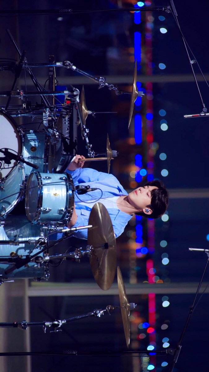 wallpaperDAY6's tweet photo. DAY6 (Even of Day)
"우린" LIVE CLIP
도운 배경화면 🐶

(1080*1920)

#DAY6 #데이식스
#Even_of_Day
#Right_Through_Me
#우린 #WE 

#데이식스배경화면 #day6lockscreen #day6wallpaper https://t.co/54OXUTejlB