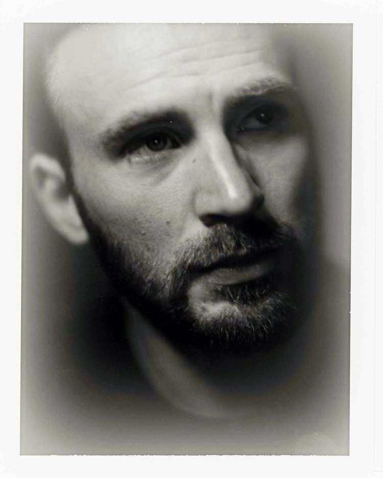 Chris Evans Captures tweet media