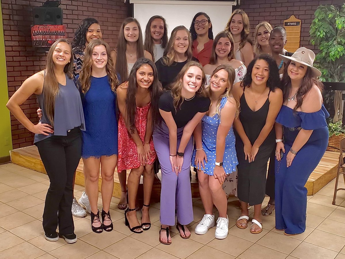 TVCCvball's tweet image. Another award for this TEAM ❤️
Not only the Team Academic Award but earning a spot on the Honor Roll after being top 20% in Team GPA across all two-year colleges! Congratulations ladies! #studentathletes #workhardstudyhard