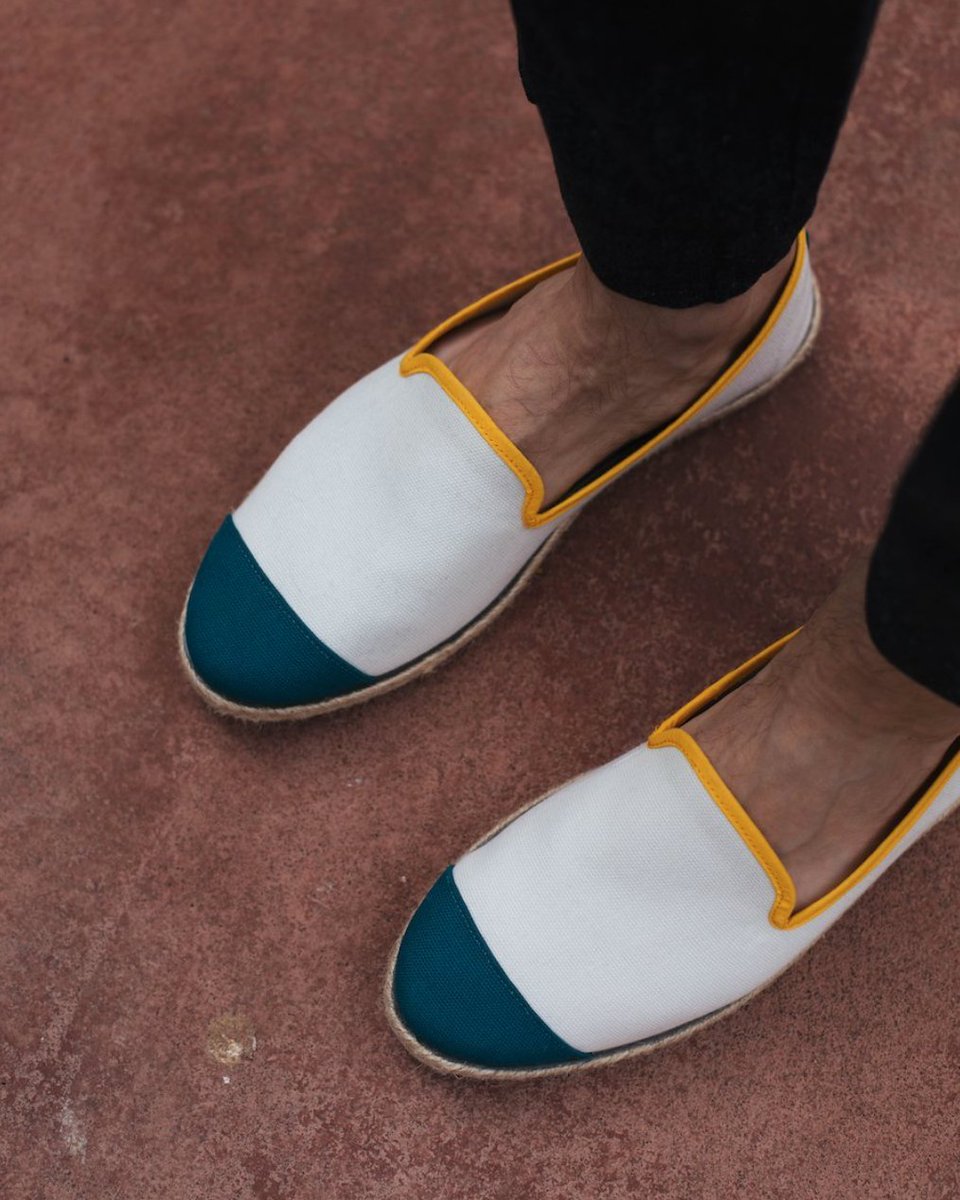 🔔 Alerte #réassort 🔔 
Vos espadrilles R. favorites font leur come back ! 
Hurry up🏃