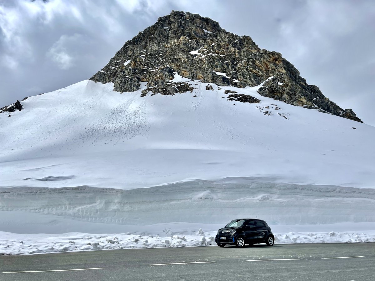 smart_worldwide's tweet photo. smart thing, you make my heart sing. 🎵

[#smartEQforfour | Stromverbrauch kombiniert: 16,8–14,6 kWh/100km | CO2-Emissionen kombiniert: 0 g/km | https://t.co/uhxbow9ixO | https://t.co/tCPkVdh7RI]

#smart #electric #adventure https://t.co/RHLoyUOphp