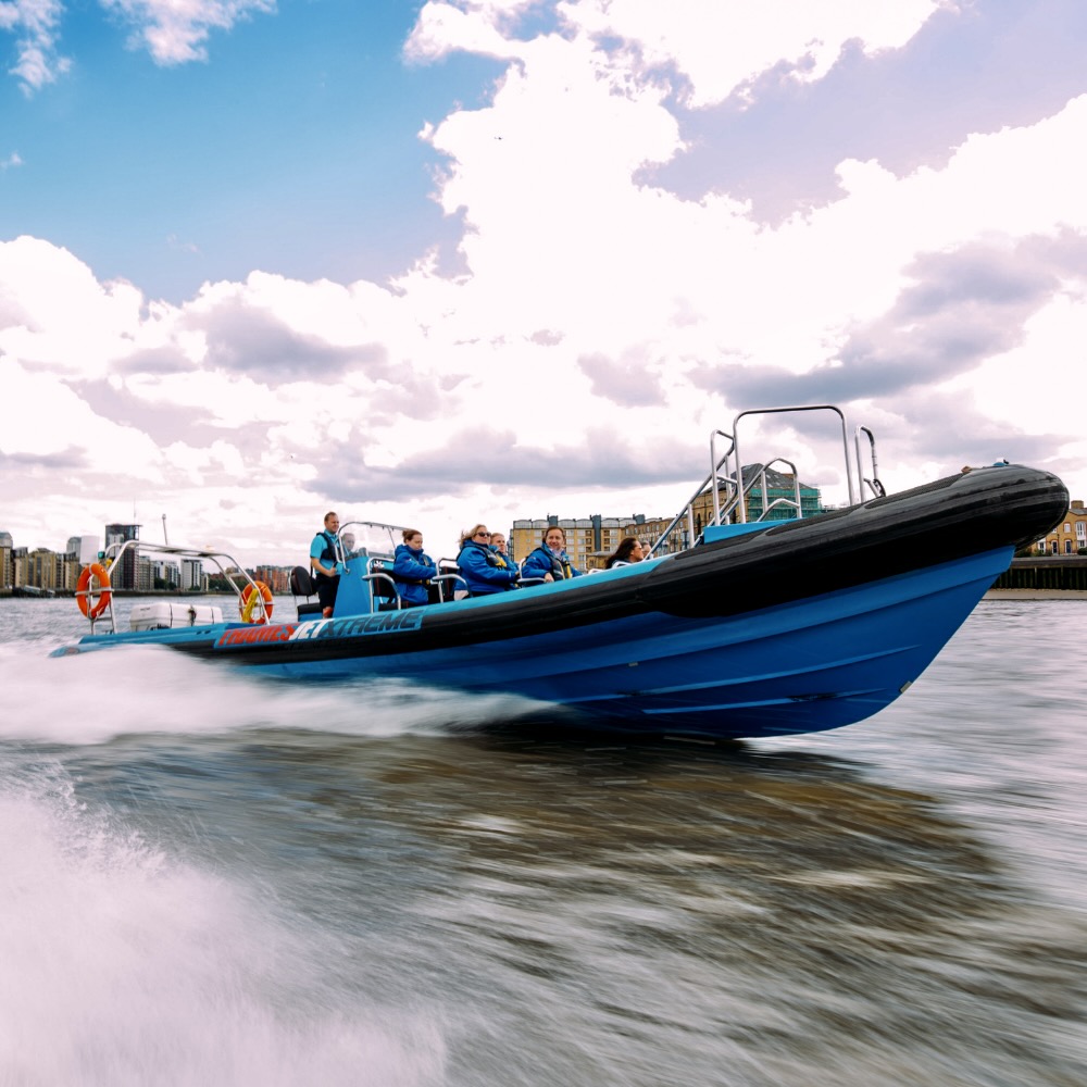 citycruises's tweet photo. Experience an exhilarating day out on the water with a high-speed boat ride on the River Thames! #ThamesJet https://t.co/FoK9Cxt13f https://t.co/ZM0Kis9kOs