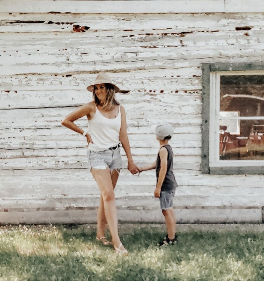 MetisCrossing's tweet photo. “If you’re going to be in the Edmonton area you should add @MetisCrossing to your list!”
Photo by @MeganMcLeod_
#Metis #MetisCrossing #IndigenousTourism #AlbertaMetis #GoEastOfEdmonton #IndigenousExperience https://t.co/oSLy69KNwZ