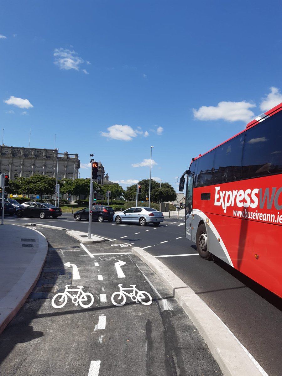 DubCityCouncil's tweet photo. The junction of St John’s Rd West &amp; Victoria Quay has been reconfigured as part of the Interim #LiffeyCycleRoute, &amp; now provides dedicated signals for cyclists going straight to Heuston, right to Parkgate St &amp; left to St John’s Rd West. The pedestrian crossing has been upgraded. https://t.co/jQFUSNTshP