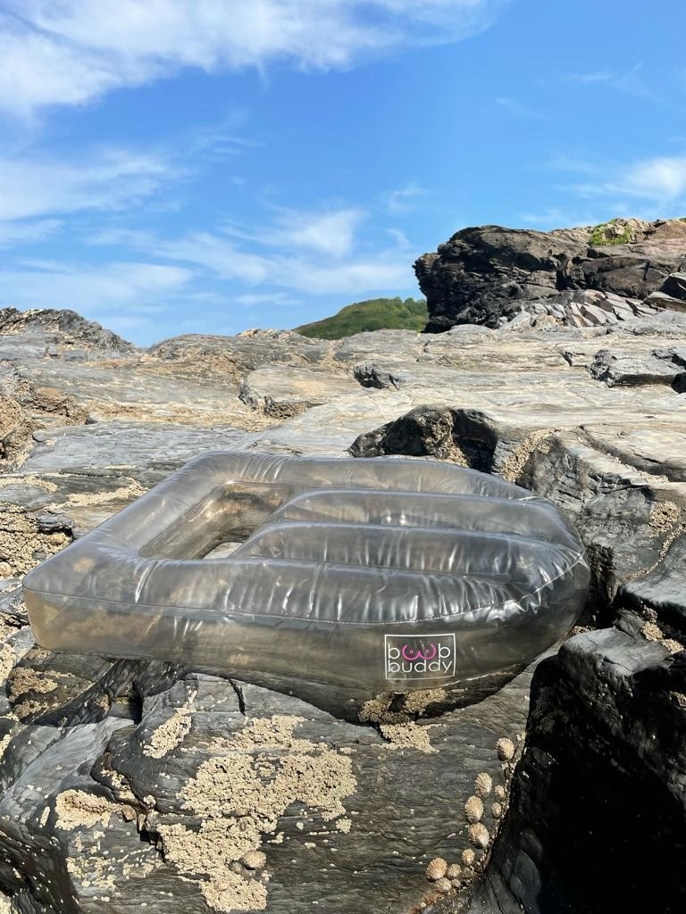 Spotted on a beach in South Devon...waiting for someone to come and pop their boobs in the hole.
No chest wrinkles
Boob squish
neck and back pain
#beach #bestoftheday #cornwall #devon #devonlife #bikini #southdevon #explore #heatwave #instagood #island  #love #nature