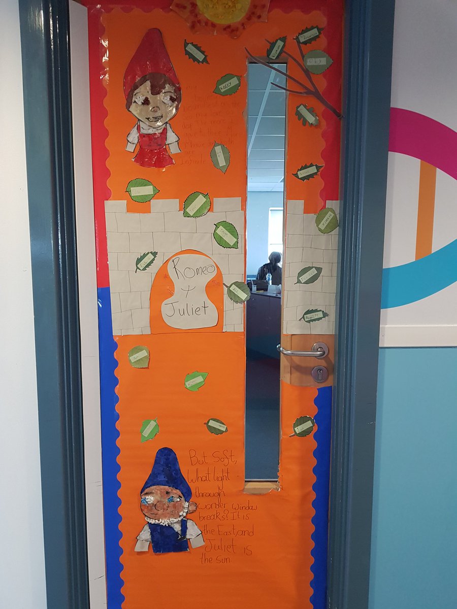 MrsSFrancisco's tweet image. Well done @UnityBlackpool 8Y! Love our sunburnt Shakespeare and gnomeo and juliet door!