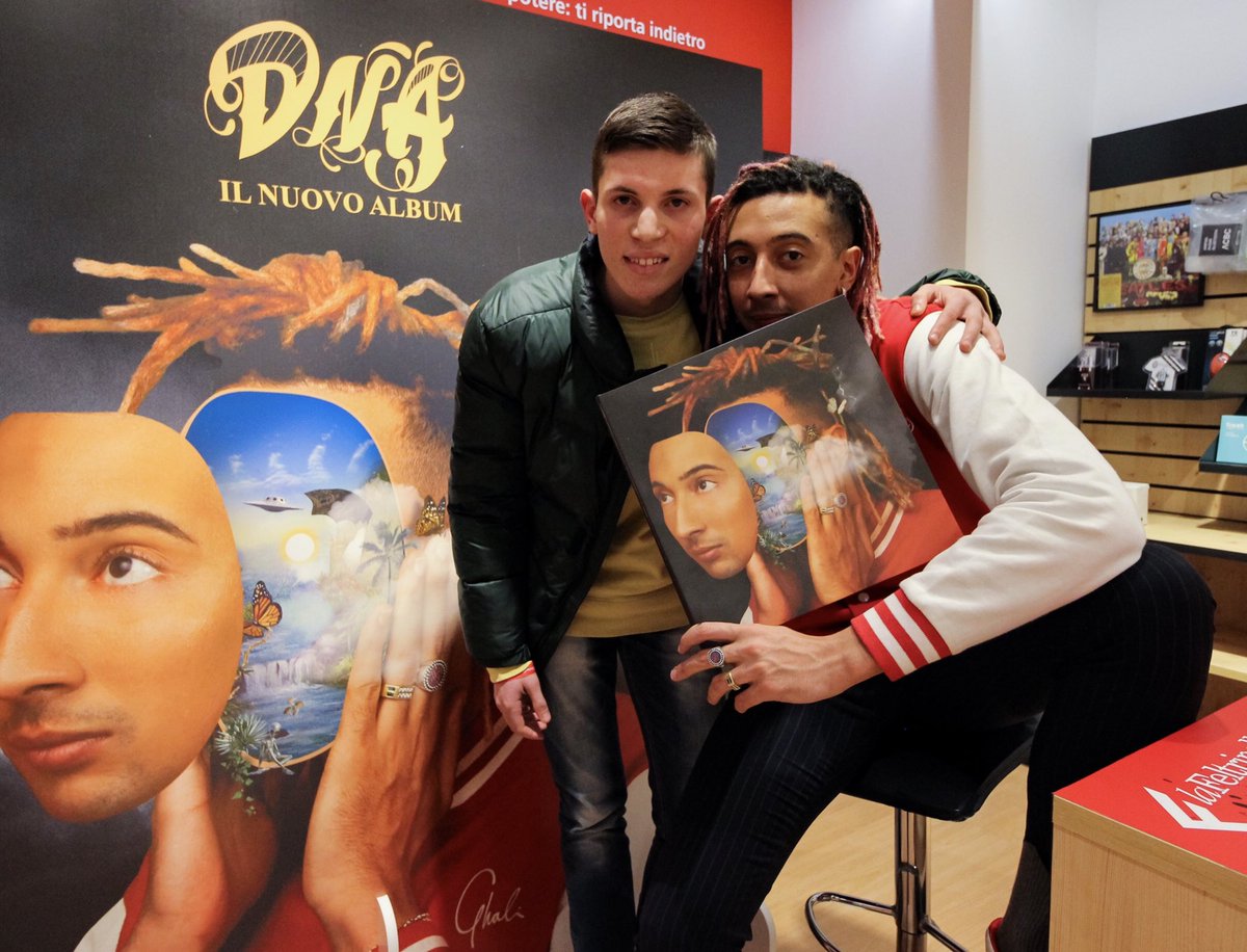 dani_paluan's tweet image. La musica ha un grande potere ti riporta indietro nel momento stesso in cui ti riporta avanti, così che provi nostalgia e speranza @GhaliFoh .⁣ 

 #musica  #musical  #musicvideo  #musician  #musicislife  #musiclover ⁣#ghali #torino  #turin  

Link IG ⬇️
instagram.com/p/B9pCrftorfF/…