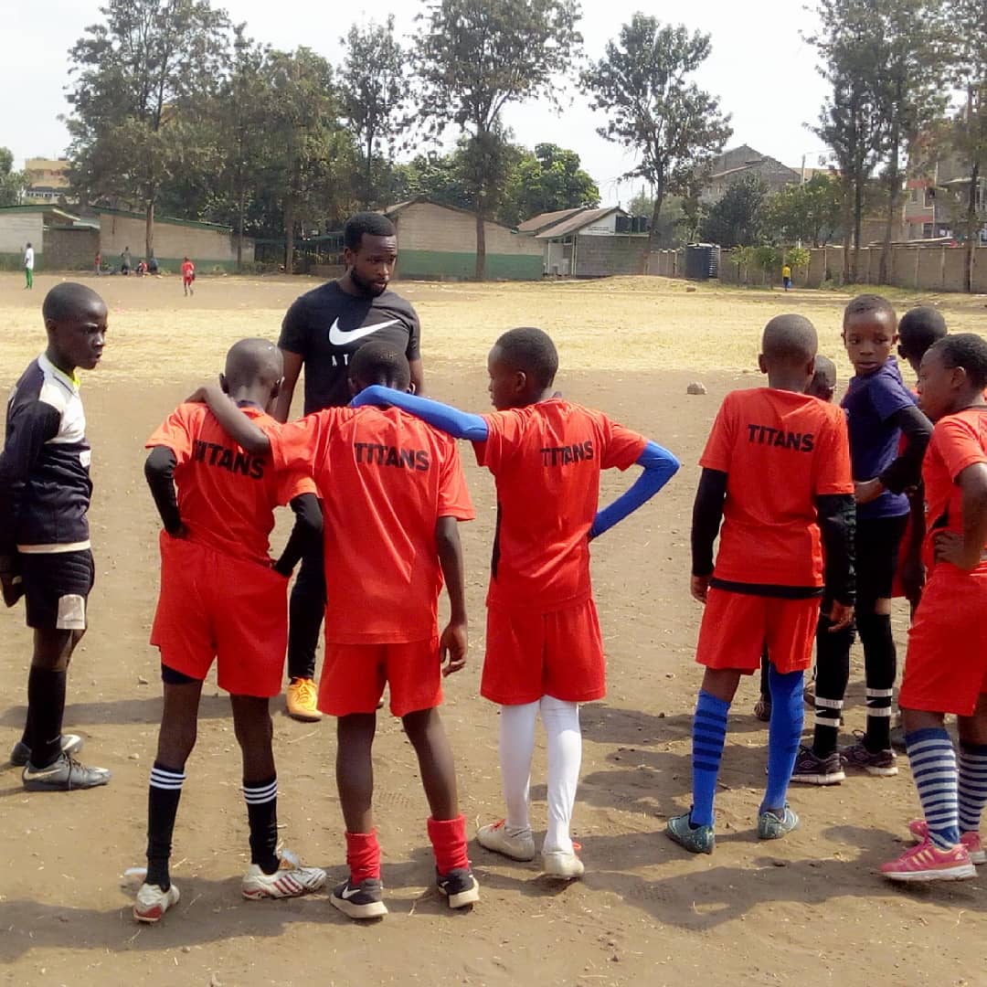 YoungUnitedFc1's tweet image. JUNIOR TEAMS ROUND UP...

Both #juniortitansu13s and #juniortitansu15s continued their training ahead of their respective friendly matches on Thursday.

#wearedevelopment 
#titans4life🔱🔱