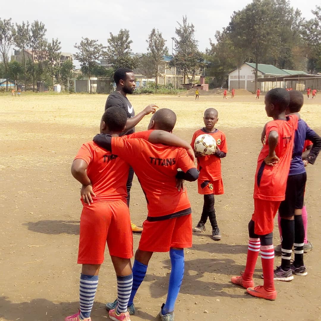 YoungUnitedFc1's tweet image. JUNIOR TEAMS ROUND UP...

Both #juniortitansu13s and #juniortitansu15s continued their training ahead of their respective friendly matches on Thursday.

#wearedevelopment 
#titans4life🔱🔱