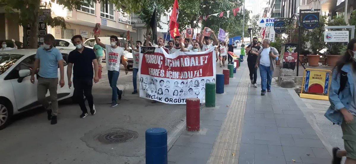 Ankara'da polis müdahalesi|

Suruç'ta katledilen 33 düş yolcusunu anmak için Güvenpark'ta buluşmak isteyenler işkenceyle gözaltına alındı.

Arkadaşlarımızı anmaktan, anılarını mücadelemizde yaşatmaktan vazgeçmeyeceğiz.

Gözaltılar bizi yıldıramayacak!

#suruç6yıl