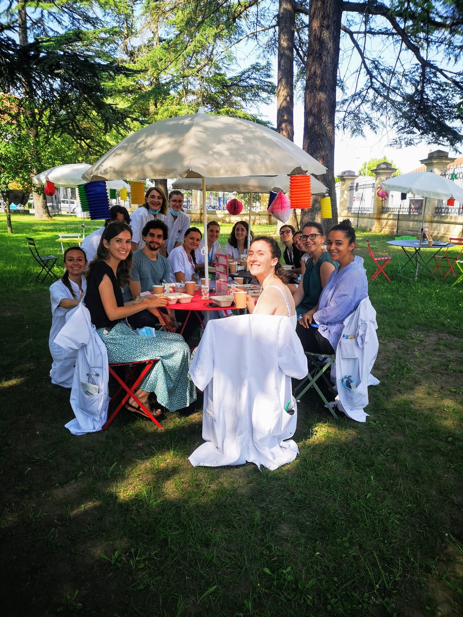 NCazhou's tweet image. Un grand #merci à #TLMC et #benevoles  pour la venue de #ToquesEnTruck a #hopitalrobertboulin
Grand merci aux equipes techniques et securite pour leur support. 
La #pediatrie a été gâtée : brunch soignants et repas des familles. Des cadeaux et des gourmandises pour tous #libourne