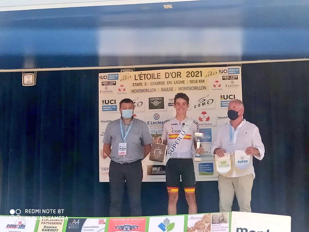 PalomarJulian's tweet photo. Filip Maciejuk @PZKolarski gana la #etoiledor @PaulPenhoet @FFCyclisme, la etapa 3.
#TeamESPciclismo | 11ª posición en el sprint final para Sergio Trueba.
@azparren_99 ha subido al podio a recoger el premio de la combatividad y ha terminado 9 en la General. @FirstCycling https://t.co/LVbNQ2RZxR