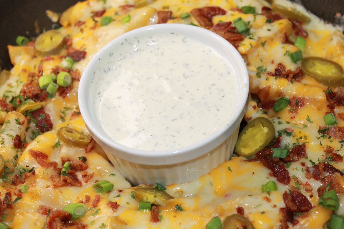 CastKitchen's tweet image. Loaded Skillet Texas Cheese Fries !