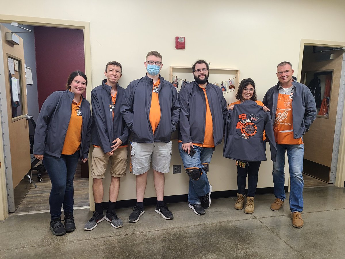 Im SO PROUD of D48 MET! Our ENTIRE district went OVER 3yrs OSHA FREE. 🎉CONGRATULATIONS🎉 Our special design jackets are in! Keep waching out for each other & remember Safety is Personal. @CWitheft @Heather41255725 @PDub424 @SafetyMattersHD @AngelWhitefleet @lmachenthd @JCZumpf