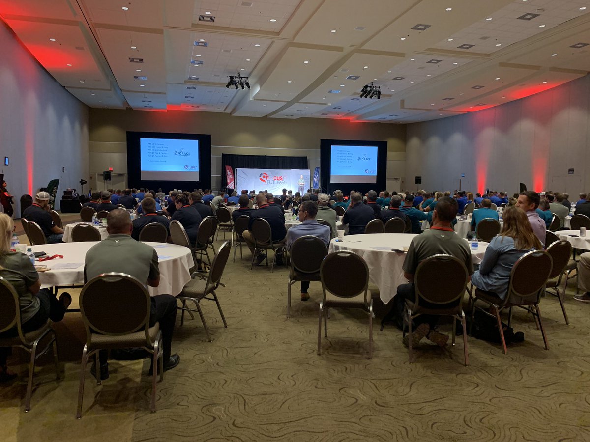 2021-22 Northern Region Seed Kickoff is underway! Listening to Ryan Snyder talk forages!
#AgTwitter #SmallSeeds #GoFS <a href="/InVISION_HiSOY/">FSInVISION_FSHiSOY</a>