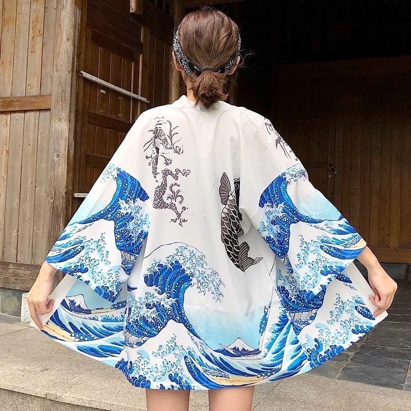 kayobi_store's tweet photo. Who else loves this KANAGAWA WAVE kimono cardigan?🌊
~~
#tokyofashion #japanesestreetwear 
#streetwearstyle #japanesefashion #asianfashion https://t.co/aLN2VTo3Xf