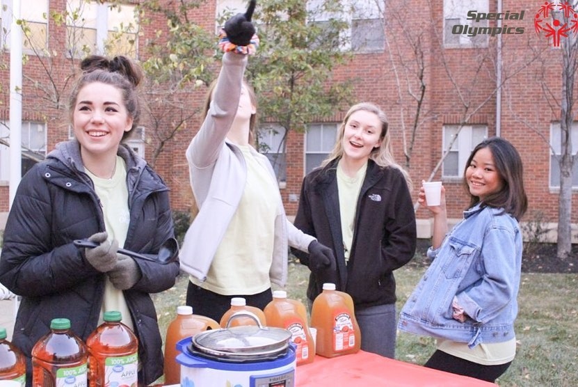 UMKC Panhellenic women are active and engaged citizens! When you join a sorority at UMKC, you become a part of a group that strives to give back to the community through hands-on community service and philanthropic events!