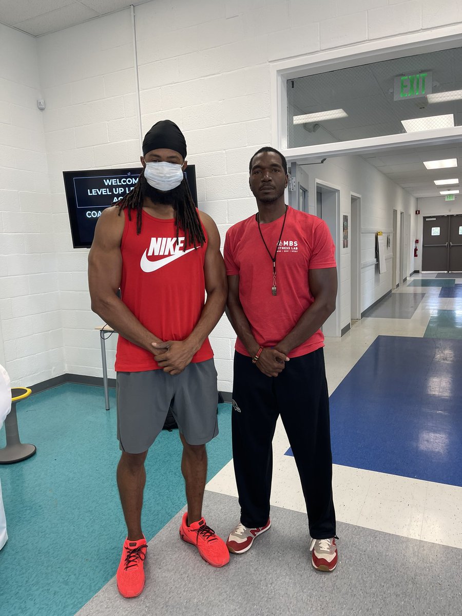 Want to say a huge thank you to my brother @MonteSanders for coming to the Rec Center today to talk to our youth about the importance of proper nutrition, Health and wellness. As one of my favorite trainers since my NFL career, his dedication to our youth is unmatched!