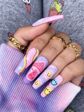 im trying to do my nails today ? Wish me luck ? these ones https://t.co/jXwvGJAoAo