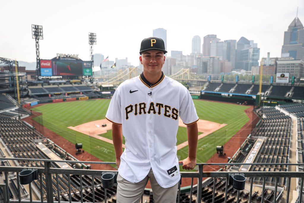 Pirates's tweet photo. Solometo signed https://t.co/XBoxlvpaRU