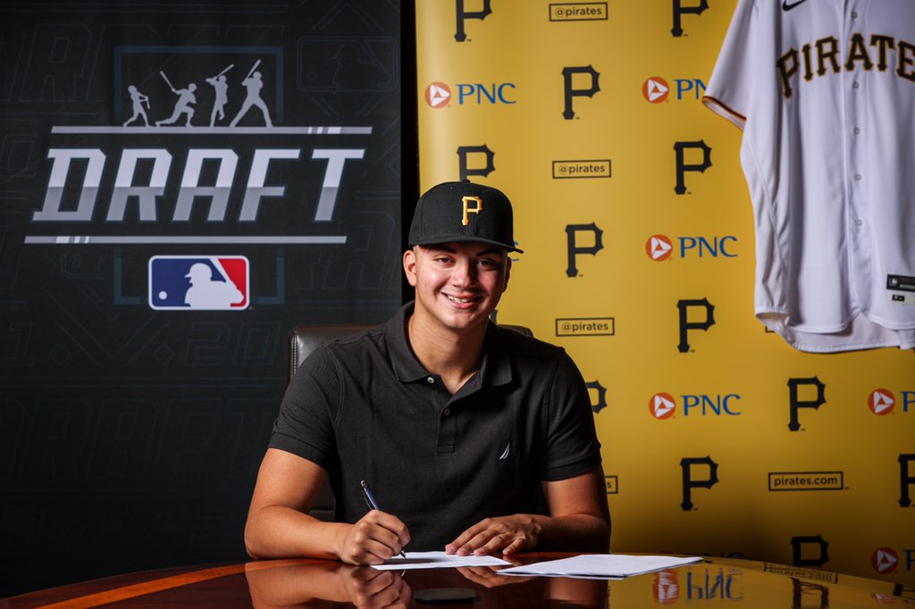 Pirates's tweet photo. Solometo signed https://t.co/XBoxlvpaRU