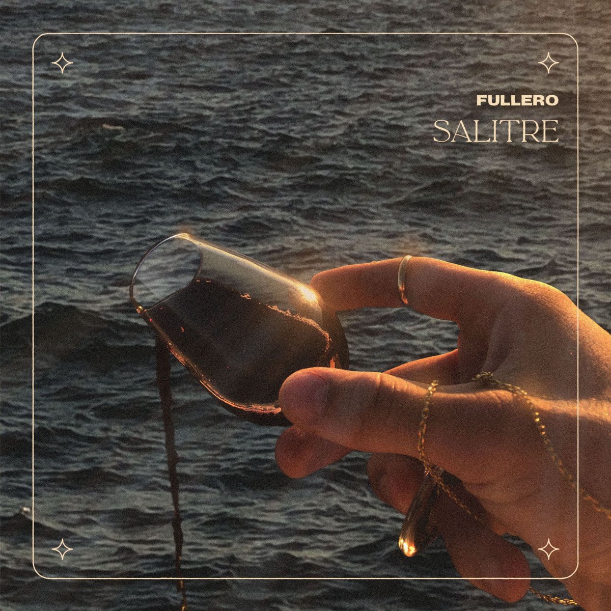 SINGLE | FULLERO nos ha sorprendido con su último single Salitre. Hueco obligatorio para tus listas musicales de verano.

Enlace: adobosound.com/2021/07/salitr…

Escrito por Melquiades Jiménez.