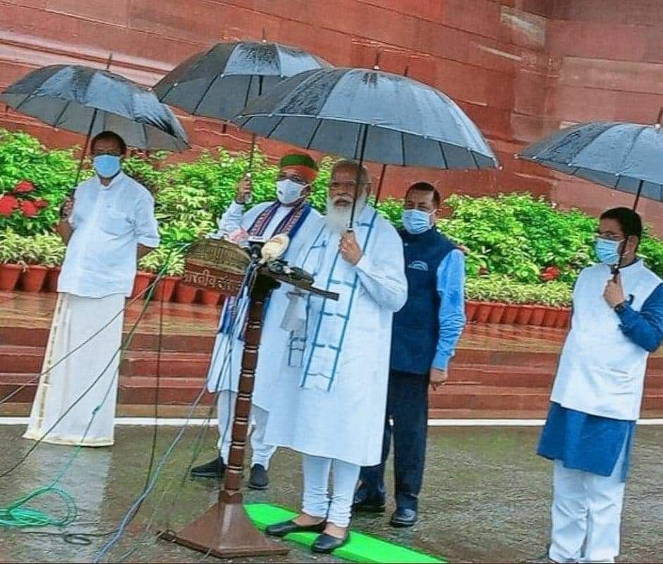 VarunKumarBJP's tweet photo. #simplicitychallenge
इसीलिए हमारे प्रधानमंत्री जन जन के आदर्श एवं प्रेरणास्रोत है।
#Parliament
#NarendraModi @narendramodi https://t.co/yNMcVHCxjl