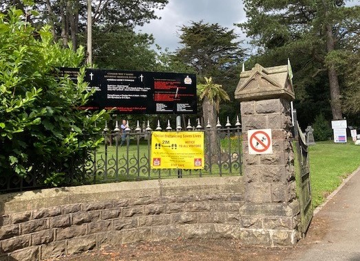 GRAVE diggers at Wales’ second largest cemetery have voted to strike in August after they were asked to work until 7pm this summer.

One hundred per cent of GMB members voted to take action after Barry Town Council “demanded”, they claim, a change in

glamorganstar.co.uk/barry-cemetery…