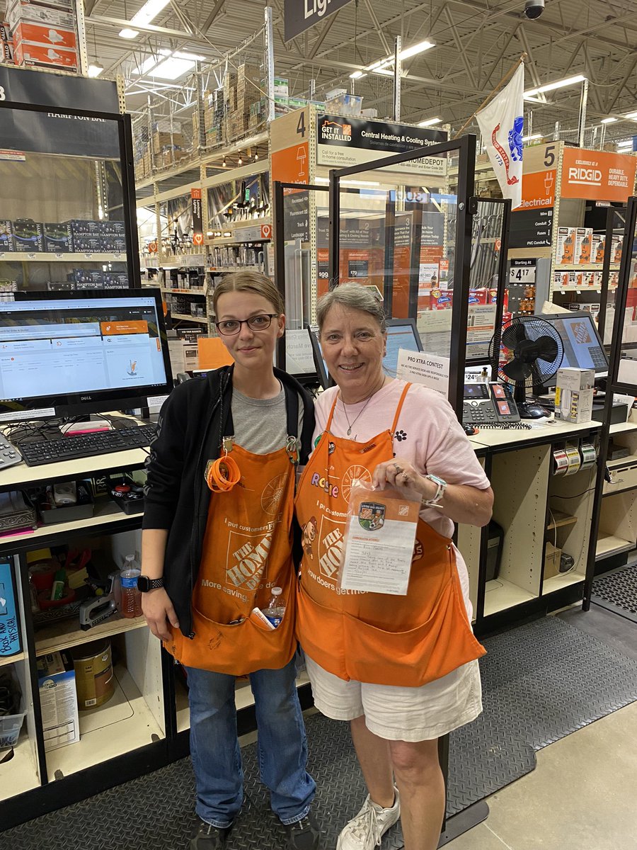 SamSaxourJr's tweet image. Always rockin the front end!!! Thank you Rosie!!!!